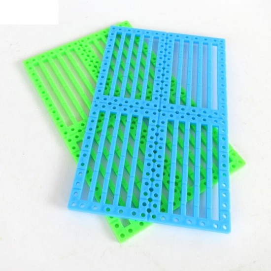 PLACA DE PLASTICO PERFORADA 12 X 7.5 CM PARA PROYECTOS