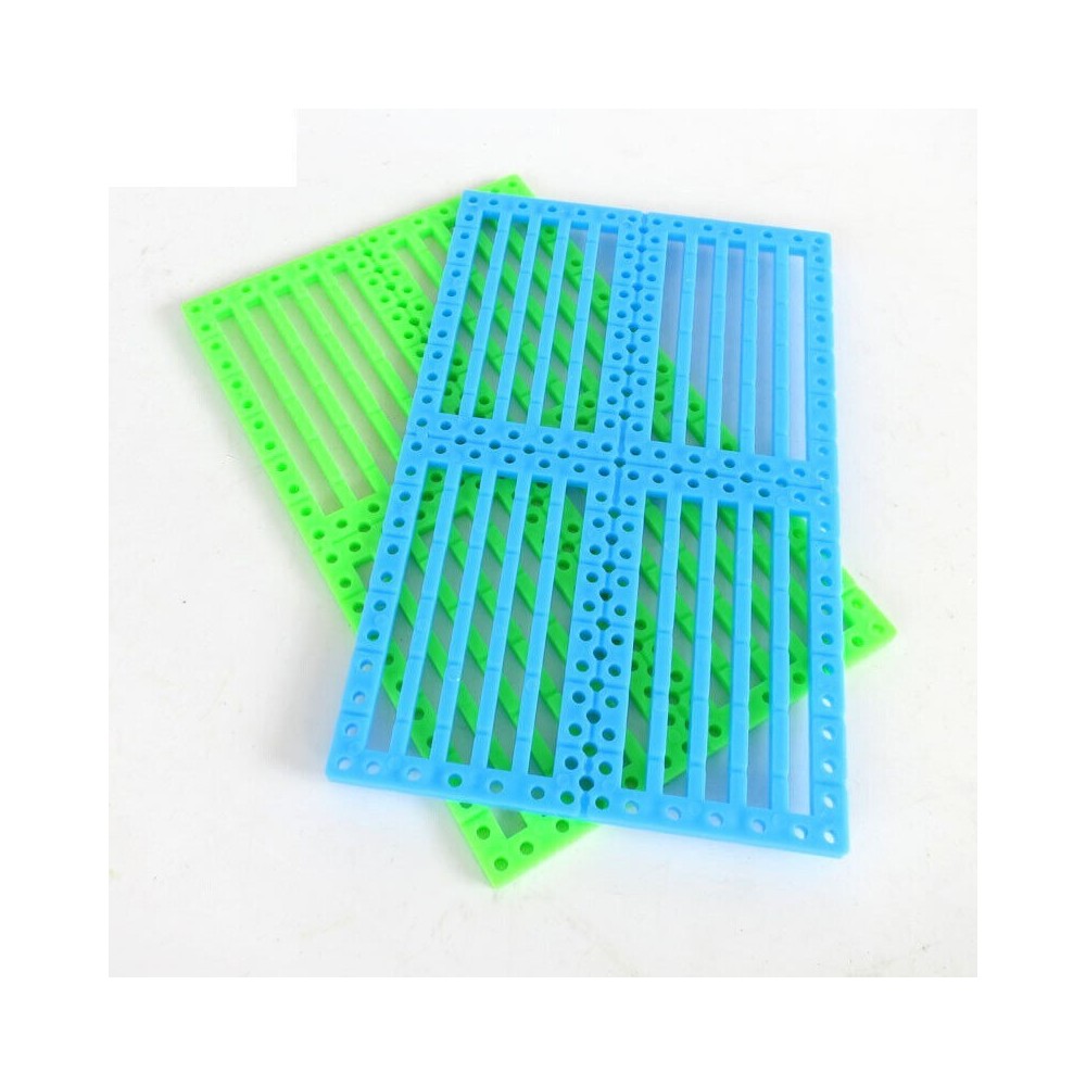 PLACA DE PLASTICO PERFORADA 12 X 7.5 CM PARA PROYECTOS